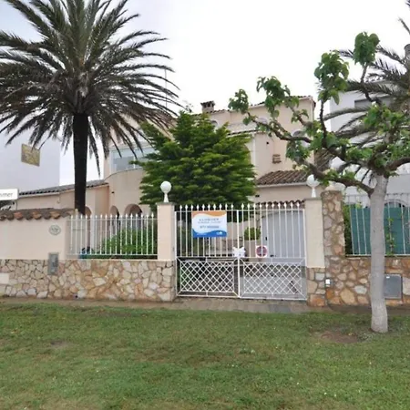 Villa Rnet - Port Primer